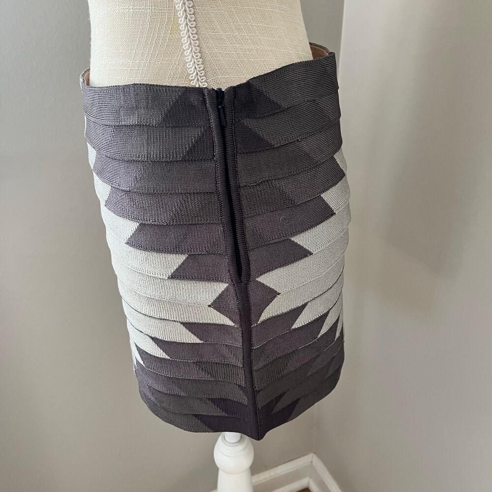 NEW Haute Hippie Gray Aztec Print Micro Mini Skirt Size Medium - Picture 6 of 10